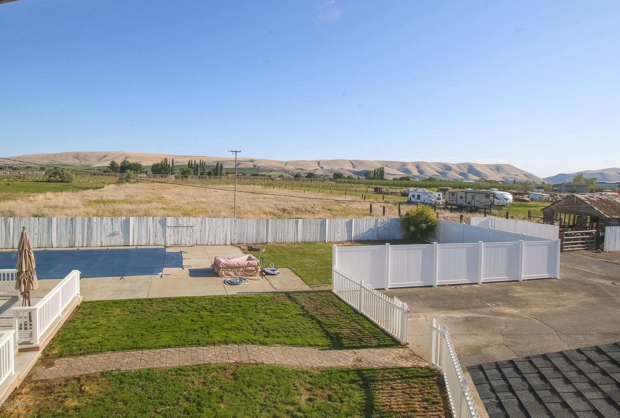 6608 Postma Road Yakima, WA 98901 - Photo 31 of 34 a view of a lake and a mountain view