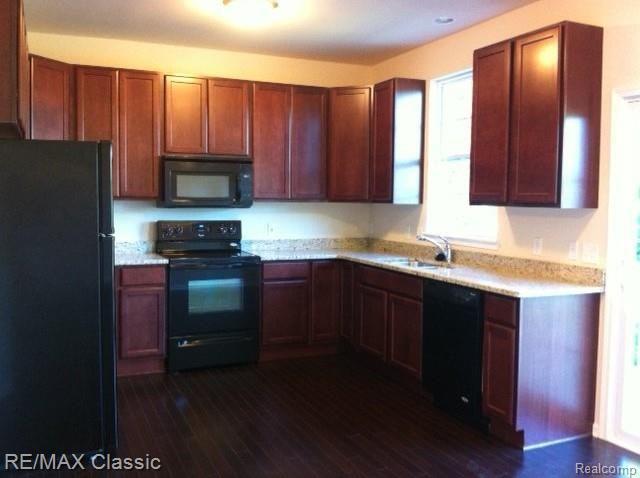 41508 Mitchell Road, Unit 172 Novi, MI 48377 - Photo 4 of 21 meadowbrook Kitchen.JPG