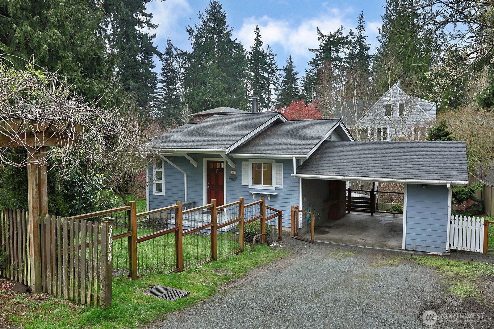 3654 Harper Street Clinton, WA 98236 - Photo 3 of 40