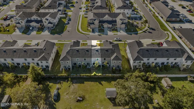 a view of a water fountain in front of building
