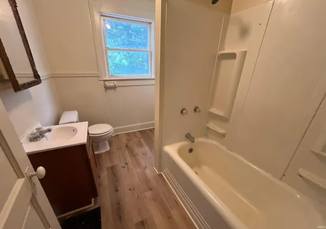 $224,500 | 2130 Broadway, Fort Wayne, IN 46802