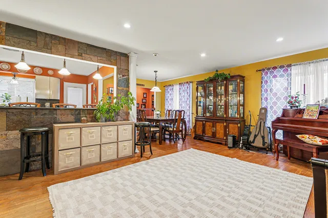 $500,000 | 9417 Lawler Avenue, Skokie, IL 60077