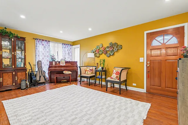 $500,000 | 9417 Lawler Avenue, Skokie, IL 60077