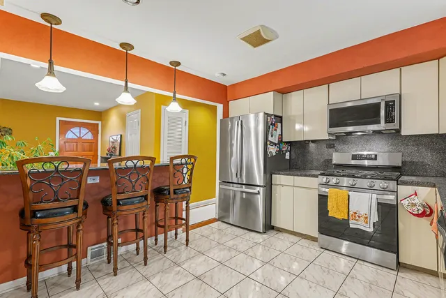 $500,000 | 9417 Lawler Avenue, Skokie, IL 60077