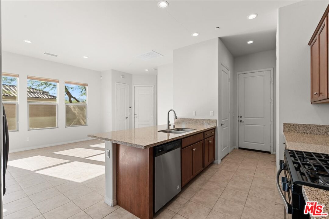 69 Syrah Rancho Mirage, CA 92270 - Photo 4 of 31