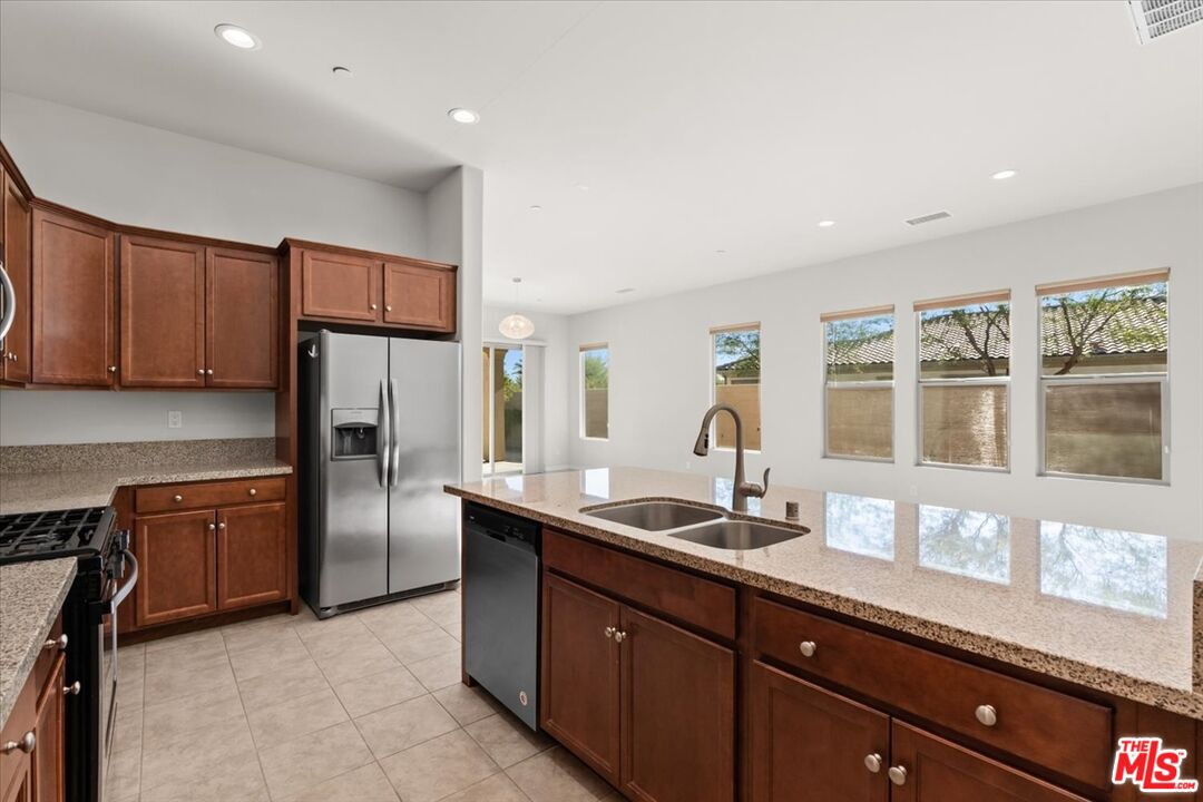 69 Syrah Rancho Mirage, CA 92270 - Photo 5 of 31