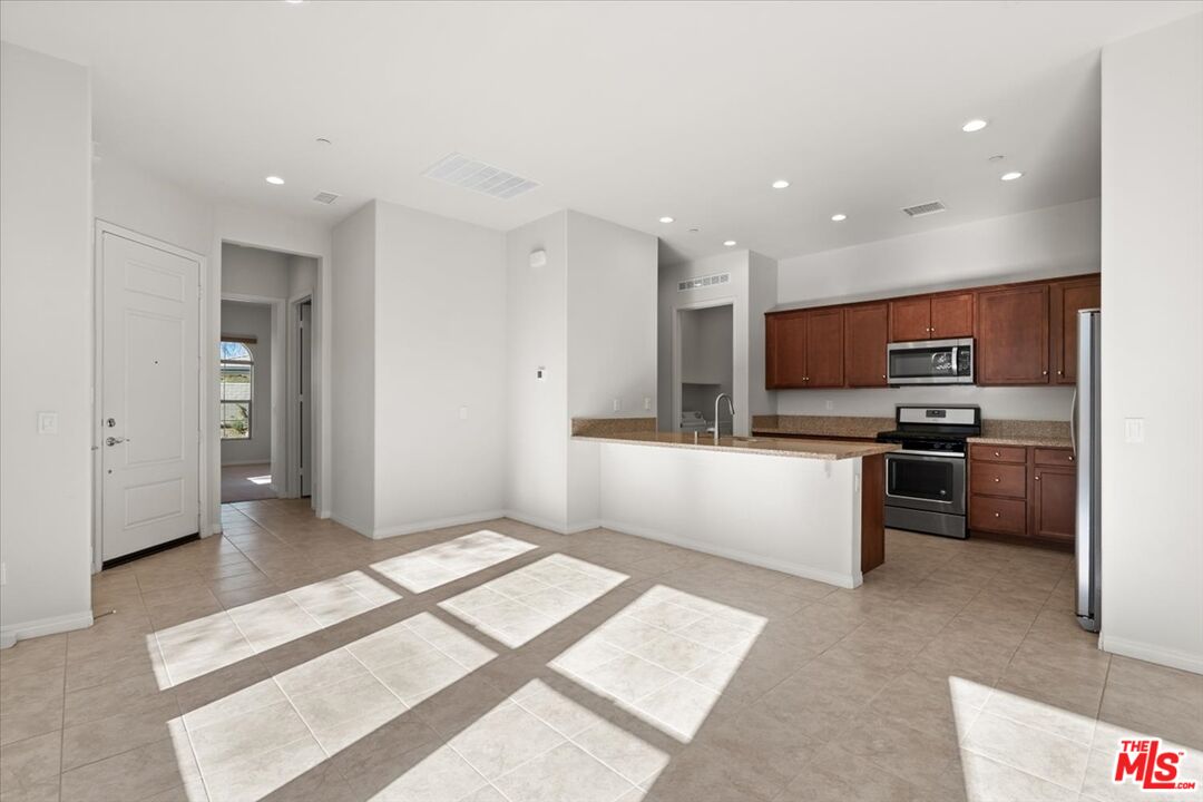 69 Syrah Rancho Mirage, CA 92270 - Photo 6 of 31