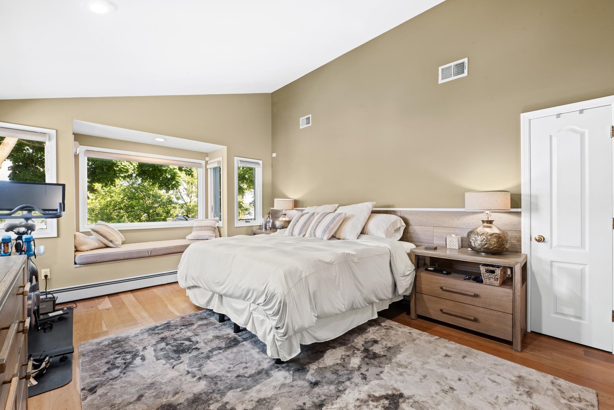 31 Colony Road Edgewater, NJ 07020 - Photo 19 of 42 Gallery Image 19