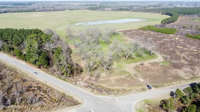 a view of outside area