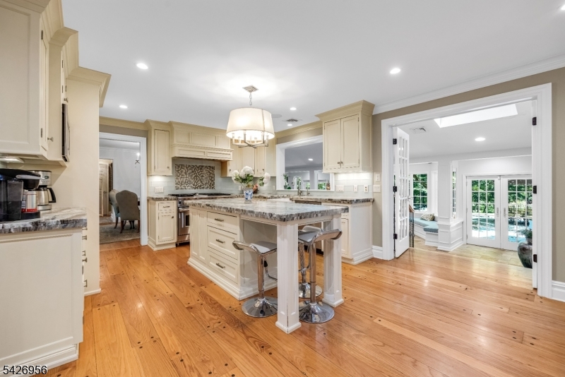 8 White Pine Road Upper Saddle River, NJ 07458 - Photo 9 of 50