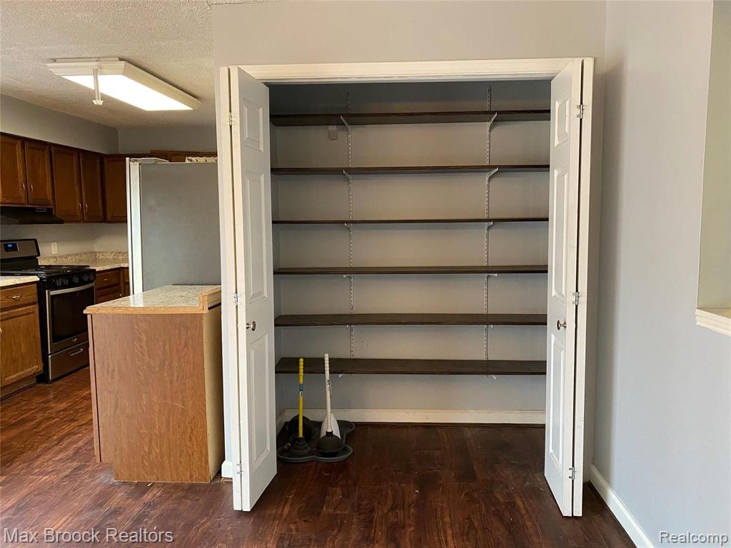 2495 Frankson Avenue Rochester Hills, MI 48307 - Photo 8 of 22