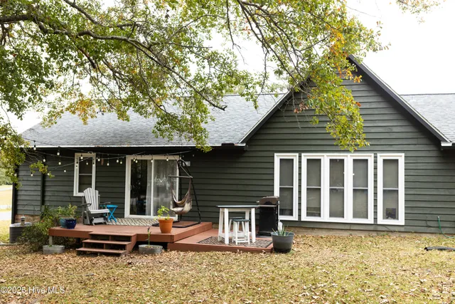 $299,900 | 101 Walnut Drive, Swansboro, NC 28584