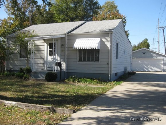 3201 South Palmer Street Springfield, IL 62703 - Photo 1 of 19