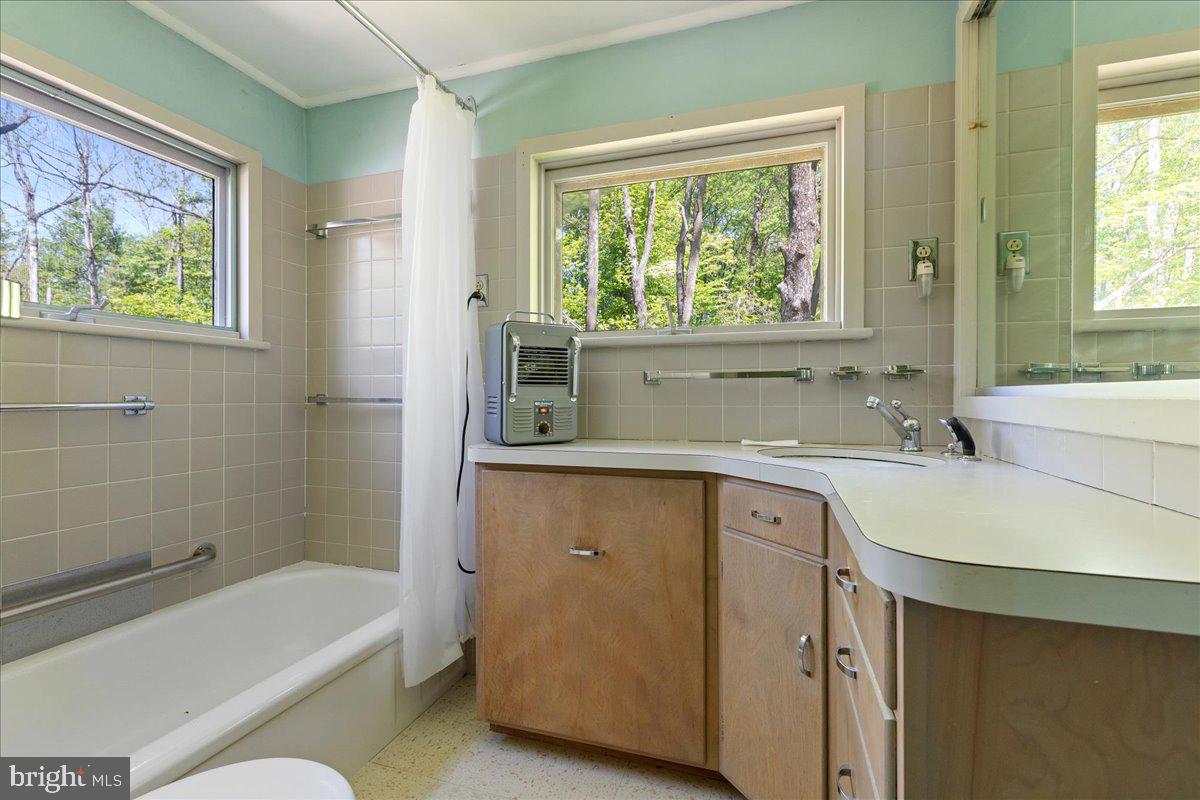 133 Woosamonsa Road Pennington, NJ 08534 - Photo 19 of 27