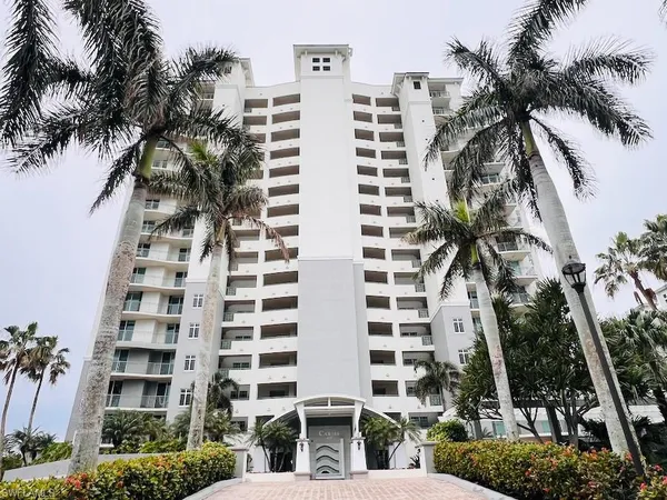 $9,400 | 425 Cove Tower Drive, Unit 902, Naples, FL 34110