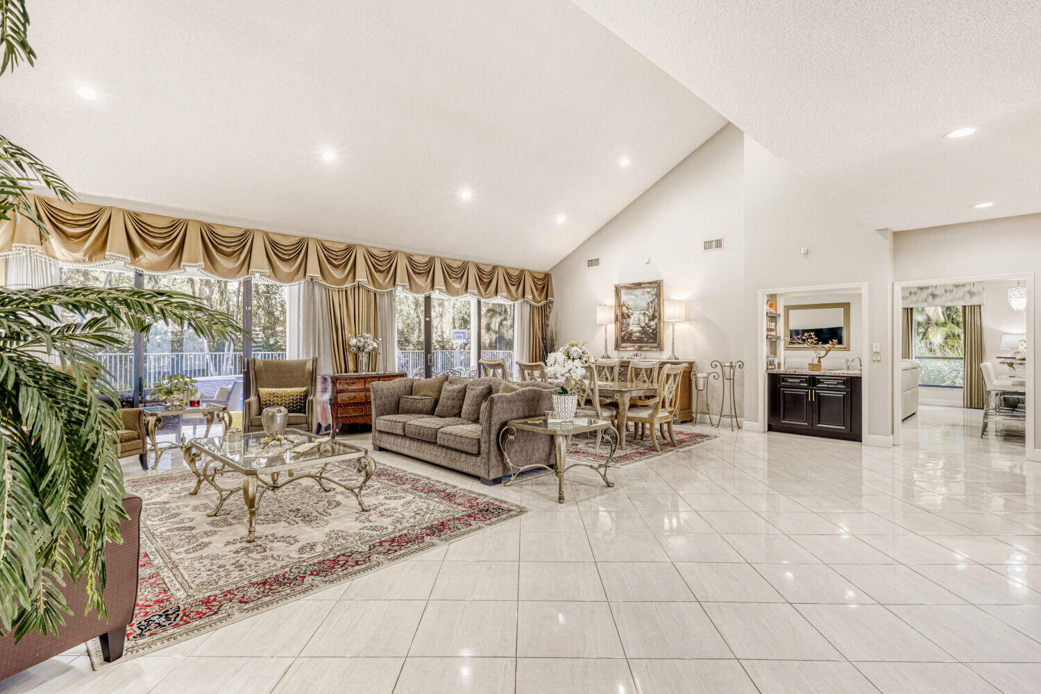 10273 St Andrews Road Boynton Beach, FL 33436 - Photo 8 of 28 a living room with furniture