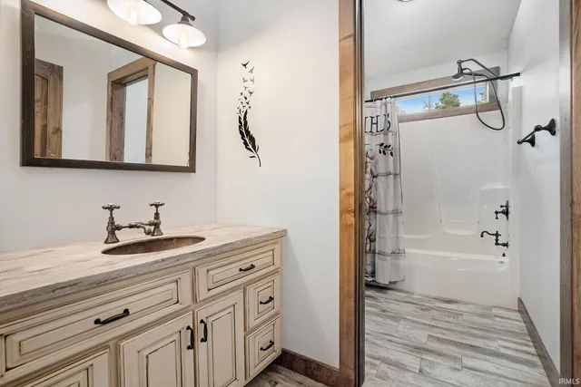 $879,000 | 51044 Spotted Eagle Drive, Elkhart, IN 46514