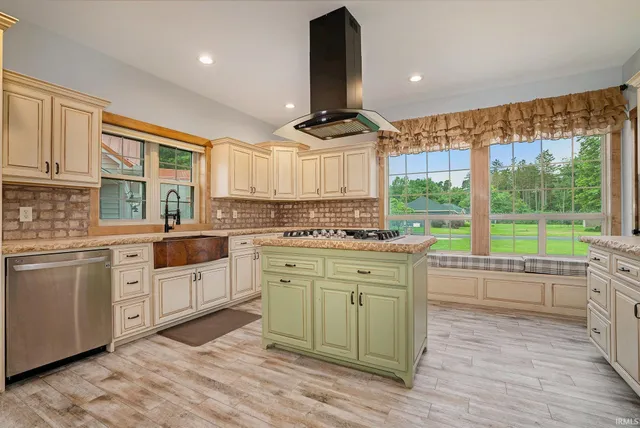 $879,000 | 51044 Spotted Eagle Drive, Elkhart, IN 46514