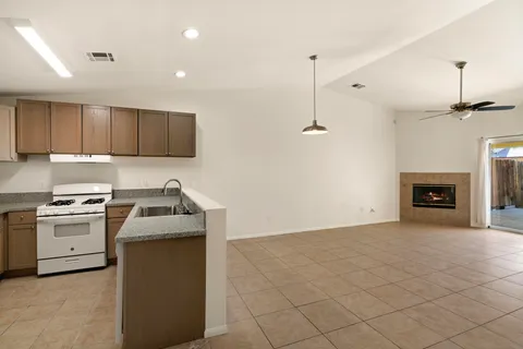 $575,000 | 66915 Vista Place, Desert Hot Springs, CA 92240