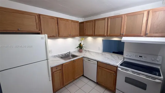 $1,500 | 500 Executive Center Drive, Unit 1C, West Palm Beach, FL 33401