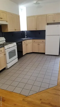 $3,200 | 25 West Broadway, Unit 612, Long Beach, NY 11561