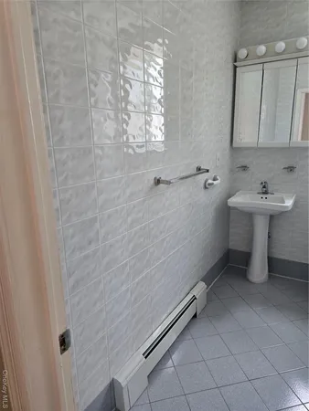 $3,200 | 25 West Broadway, Unit 612, Long Beach, NY 11561