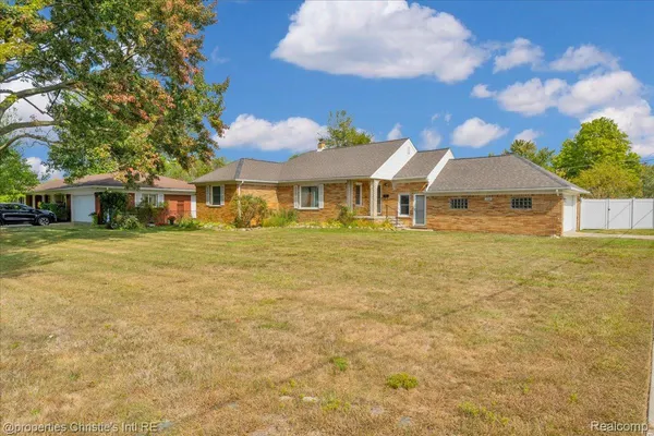 $215,000 | 27524 Gail Drive, Warren, MI 48093