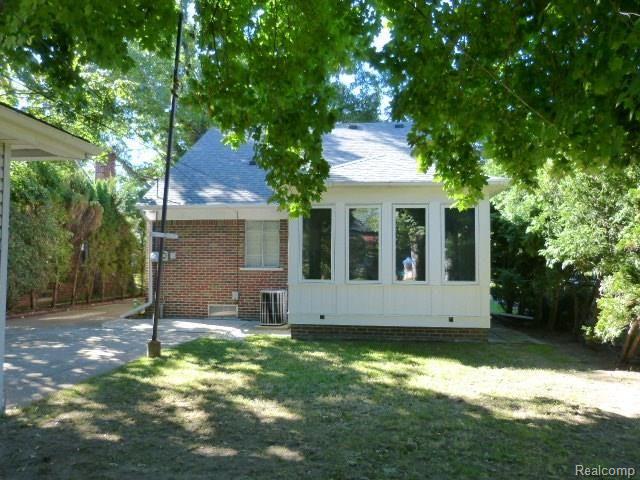 15053 Charles R Avenue Eastpointe, MI 48021 - Photo 28 of 29 15053 Charles R 156.JPG