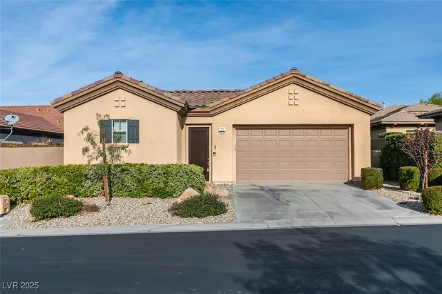$3,800 | 20 Hunt Valley Trail, Henderson, NV 89052