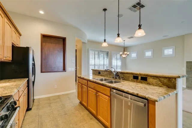 $3,800 | 20 Hunt Valley Trail, Henderson, NV 89052