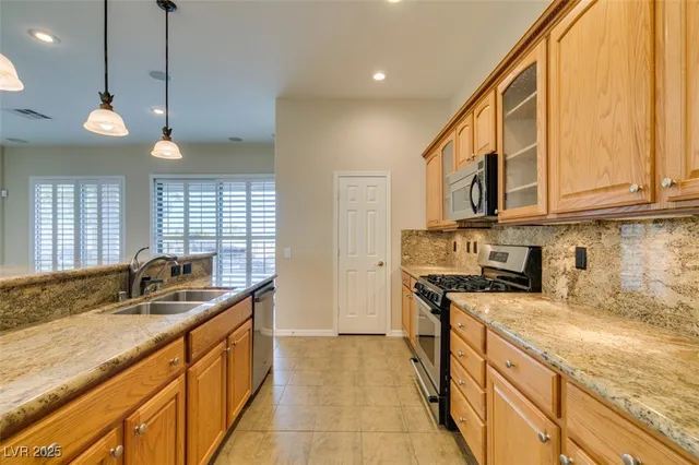 $3,800 | 20 Hunt Valley Trail, Henderson, NV 89052