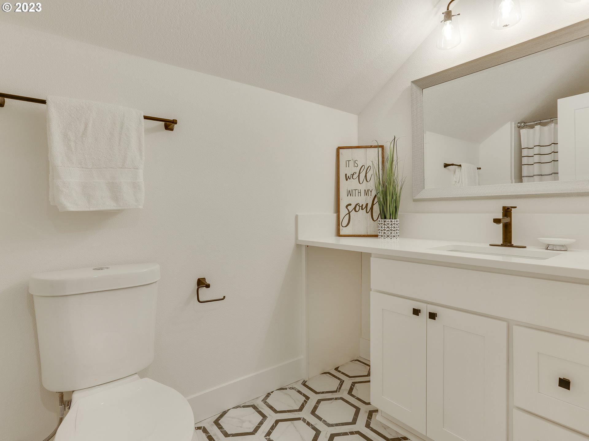 7518 Southeast Roots Road Milwaukie, OR 97267 - Photo 32 of 48 Gallery Image 32