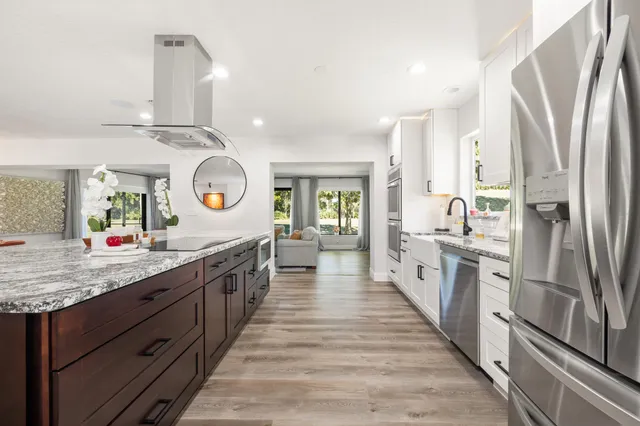 $940,000 | 2831 Southeast Fairway West, Stuart, FL 34997