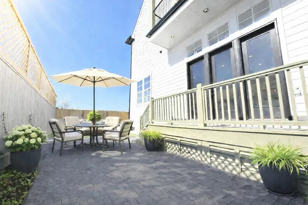 $699,900 | 11061 Chatterton Drive, Houston, TX 77043