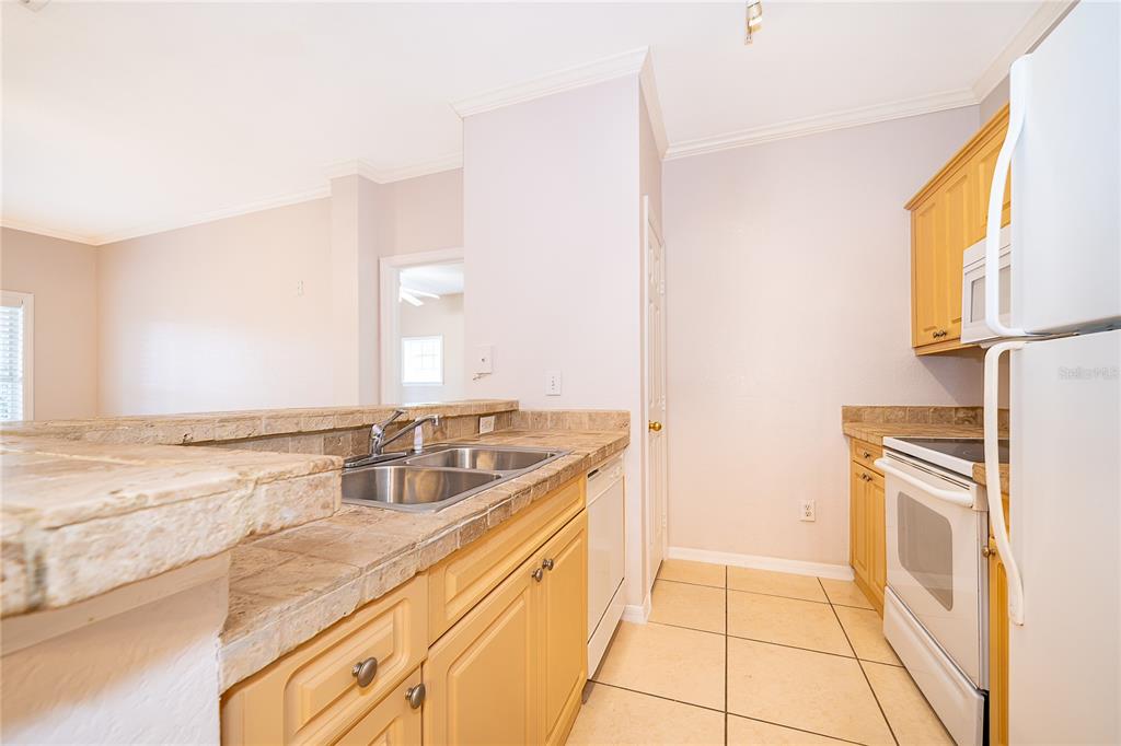 3589 Conroy Road, Unit 1015 Orlando, FL 32839 - Photo 17 of 32