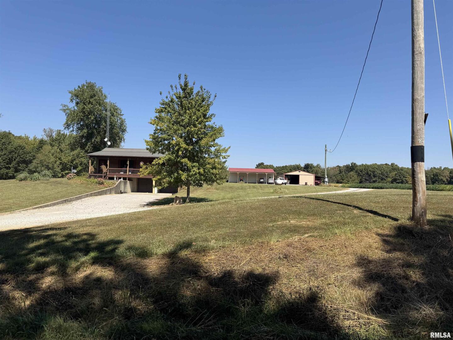 7003 River Road Iuka, IL 62849 - Photo 5 of 50