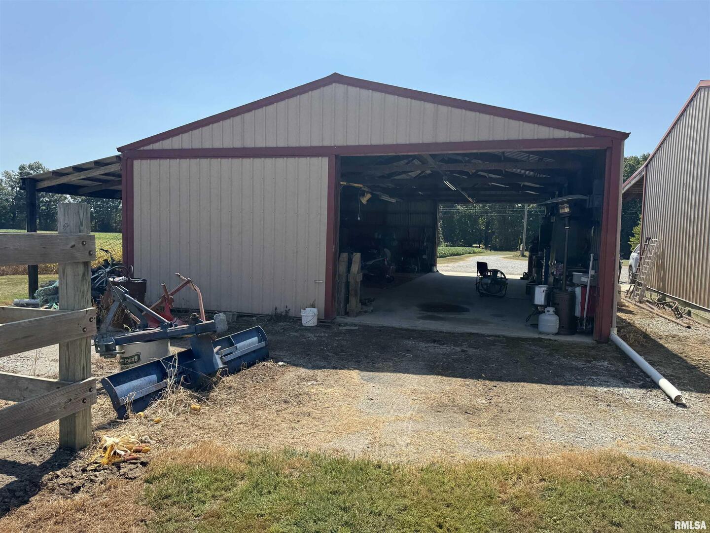 7003 River Road Iuka, IL 62849 - Photo 8 of 50