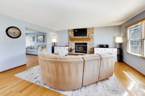 $510,000 | 850 Tartans Drive, West Dundee, IL 60118