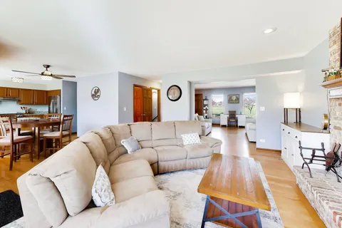 $510,000 | 850 Tartans Drive, West Dundee, IL 60118