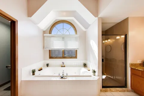 $510,000 | 850 Tartans Drive, West Dundee, IL 60118