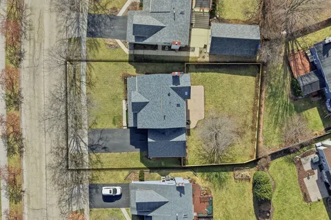 $510,000 | 850 Tartans Drive, West Dundee, IL 60118