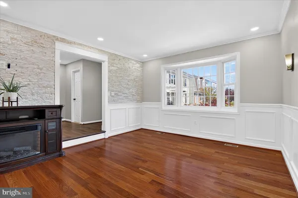 $2,950 | 8975 Milroy Court, Manassas, VA 20110