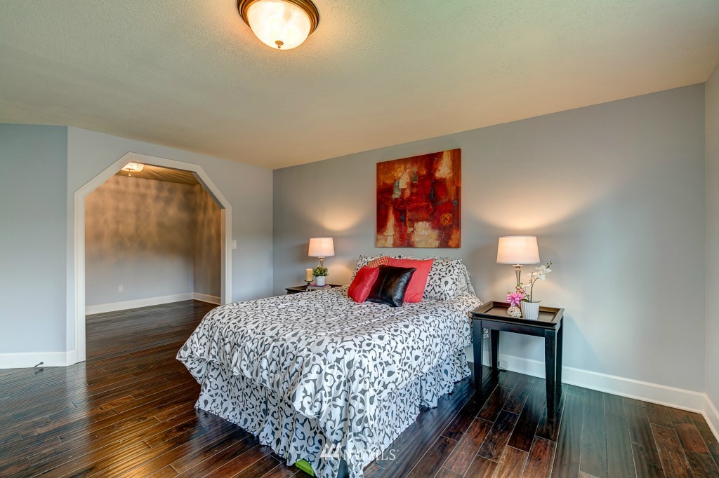 4618 Northeast 22nd Place Renton, WA 98059 - Photo 12 of 25