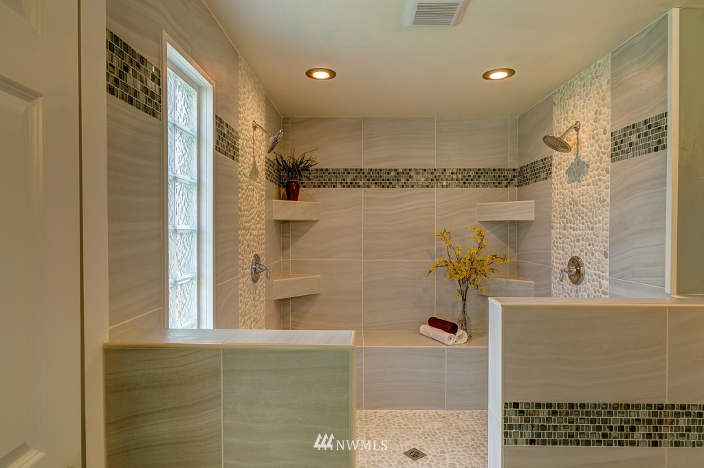 4618 Northeast 22nd Place Renton, WA 98059 - Photo 17 of 25