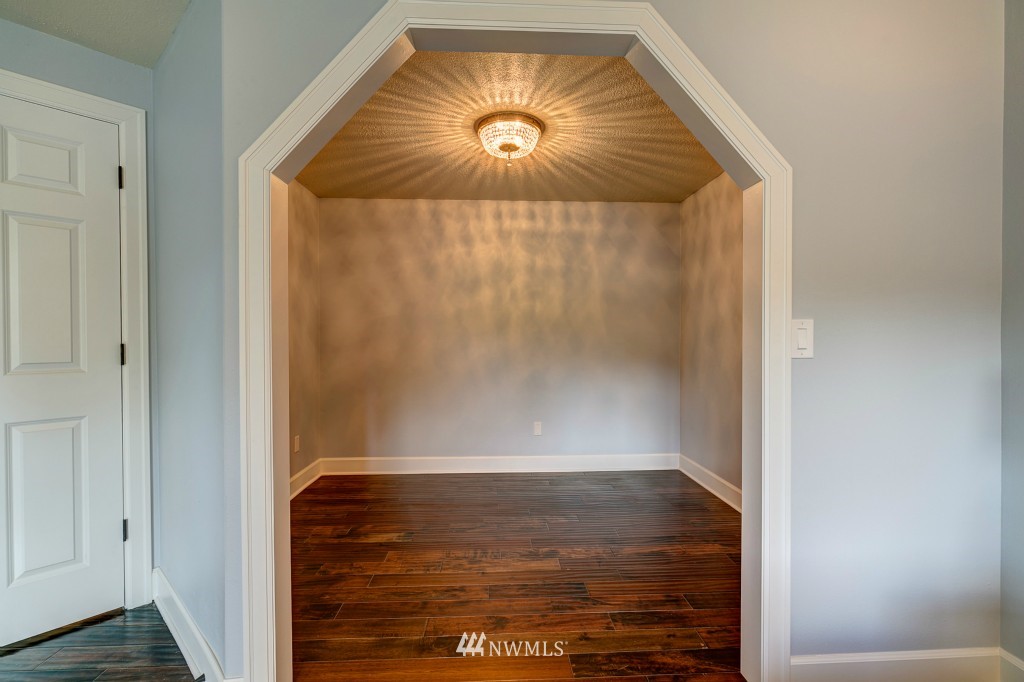 4618 Northeast 22nd Place Renton, WA 98059 - Photo 18 of 25
