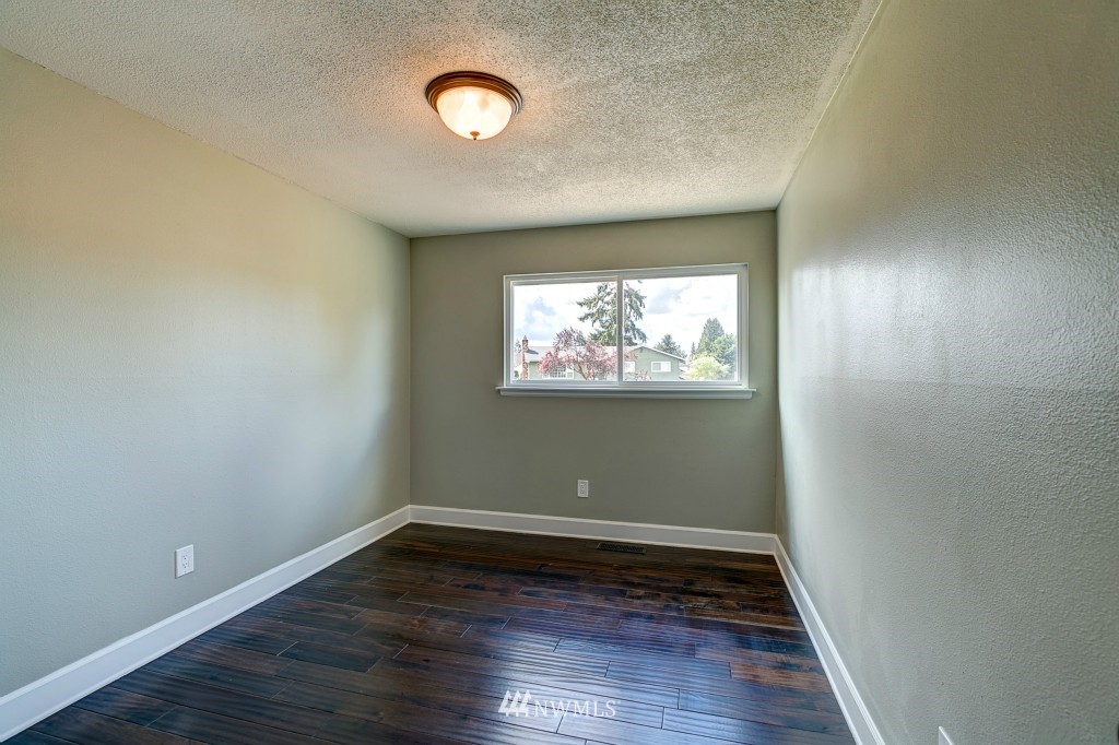 4618 Northeast 22nd Place Renton, WA 98059 - Photo 19 of 25