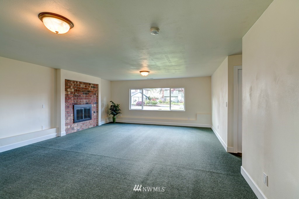 4618 Northeast 22nd Place Renton, WA 98059 - Photo 22 of 25