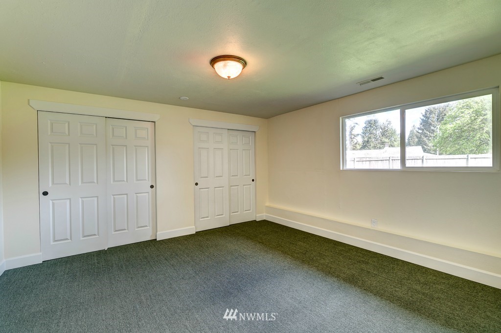4618 Northeast 22nd Place Renton, WA 98059 - Photo 23 of 25