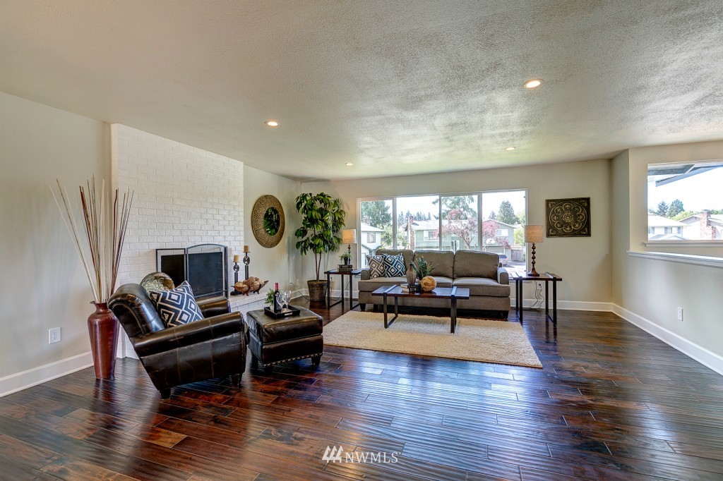 4618 Northeast 22nd Place Renton, WA 98059 - Photo 9 of 25