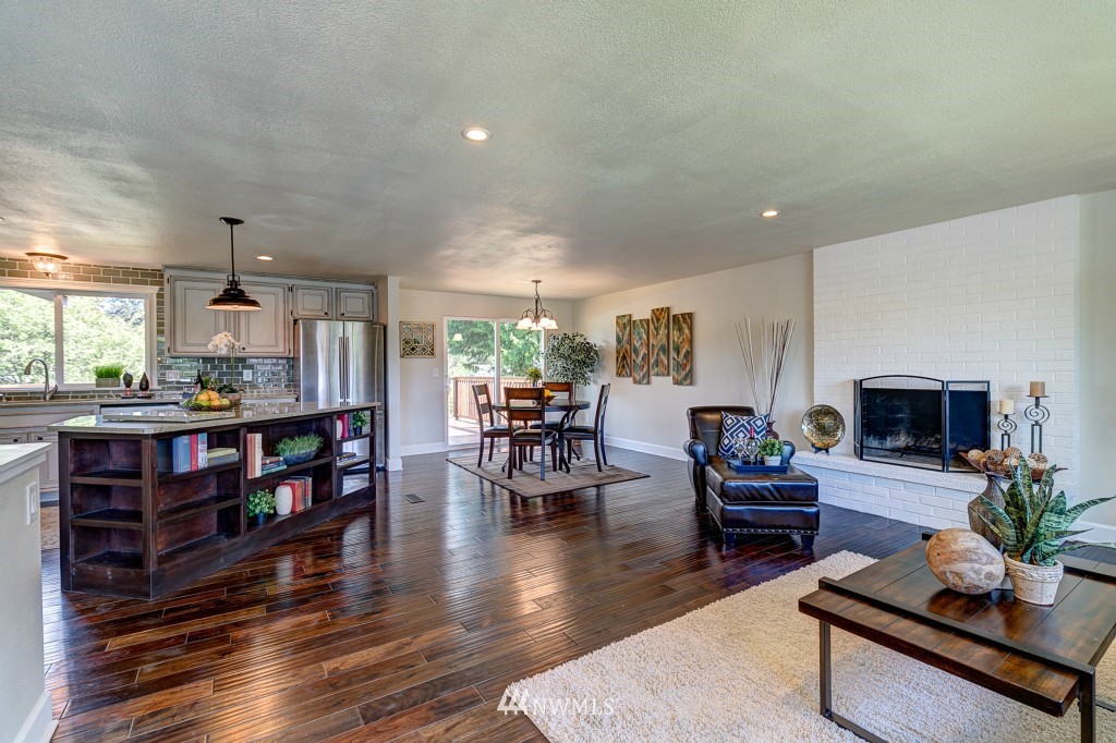 4618 Northeast 22nd Place Renton, WA 98059 - Photo 10 of 25